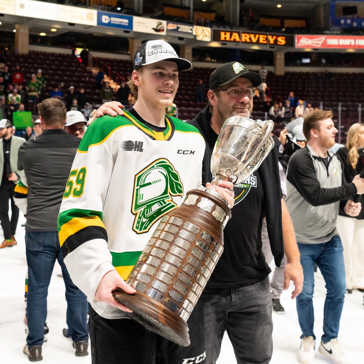 What they gonna say now?

#LetsGoFlyers | #OHLChampionship