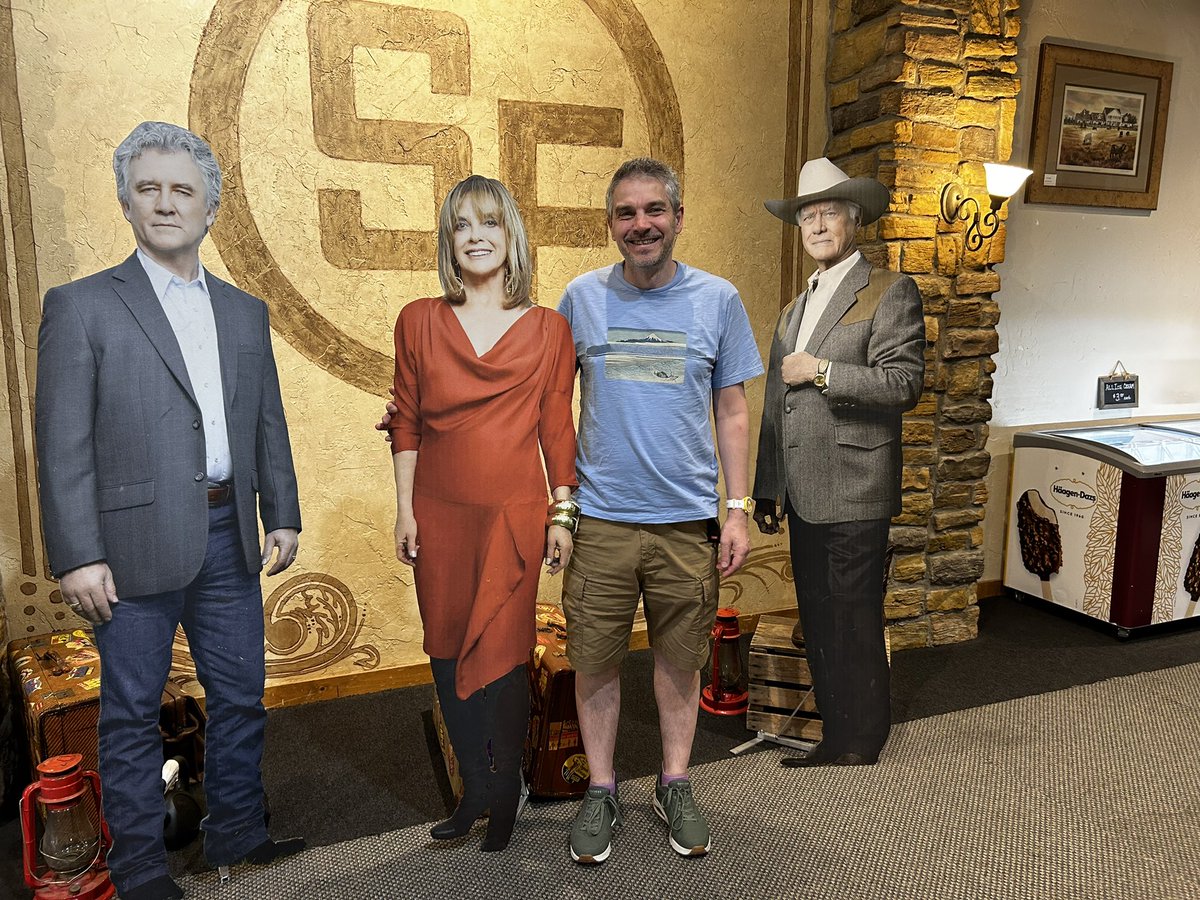 Hooligaani's tweet image. Howdy folks… happy Friday ❤️ I bet none of you can guess where I am today #southfork #dallas