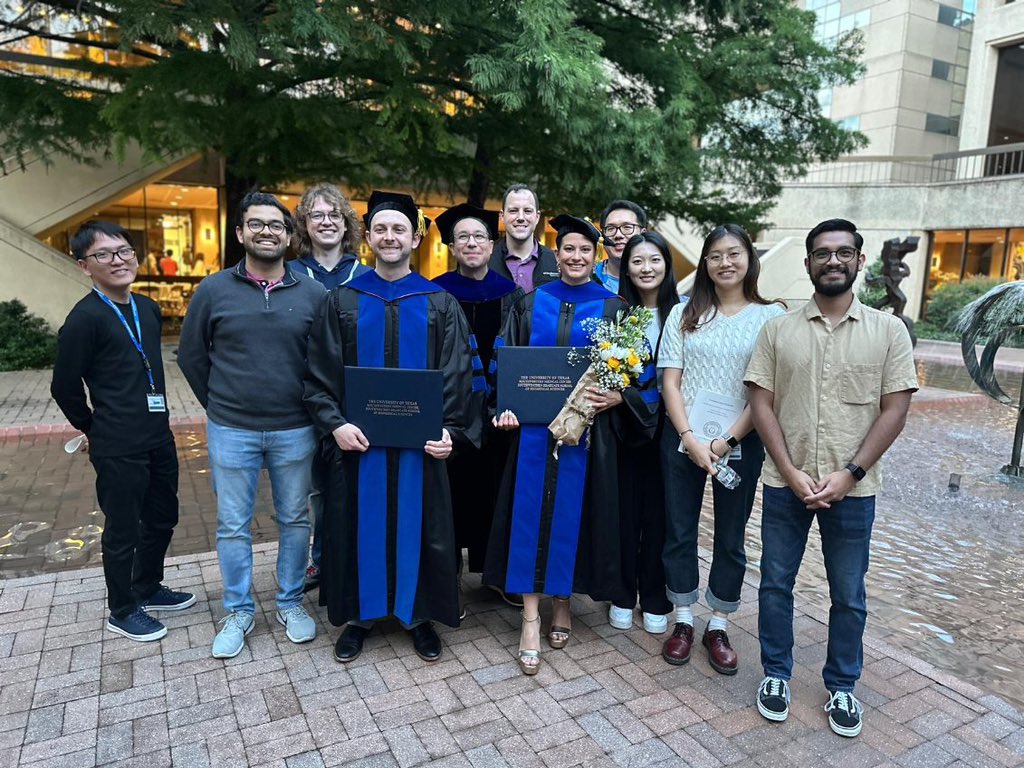 GDEatUTSW (@gde_utsw) on Twitter photo The graduation ceremony yesterday of our own <a href="/ab_ester/">Ester Alvarez Benedicto, Ph.D.</a> and Sean Dilliard, graduates of 2024 🎓We are so proud of you and will miss you dearly! #Classof2024 The graduation ceremony yesterday of our own <a href="/ab_ester/">Ester Alvarez Benedicto, Ph.D.</a> and Sean Dilliard, graduates of 2024 🎓We are so proud of you and will miss you dearly! #Classof2024