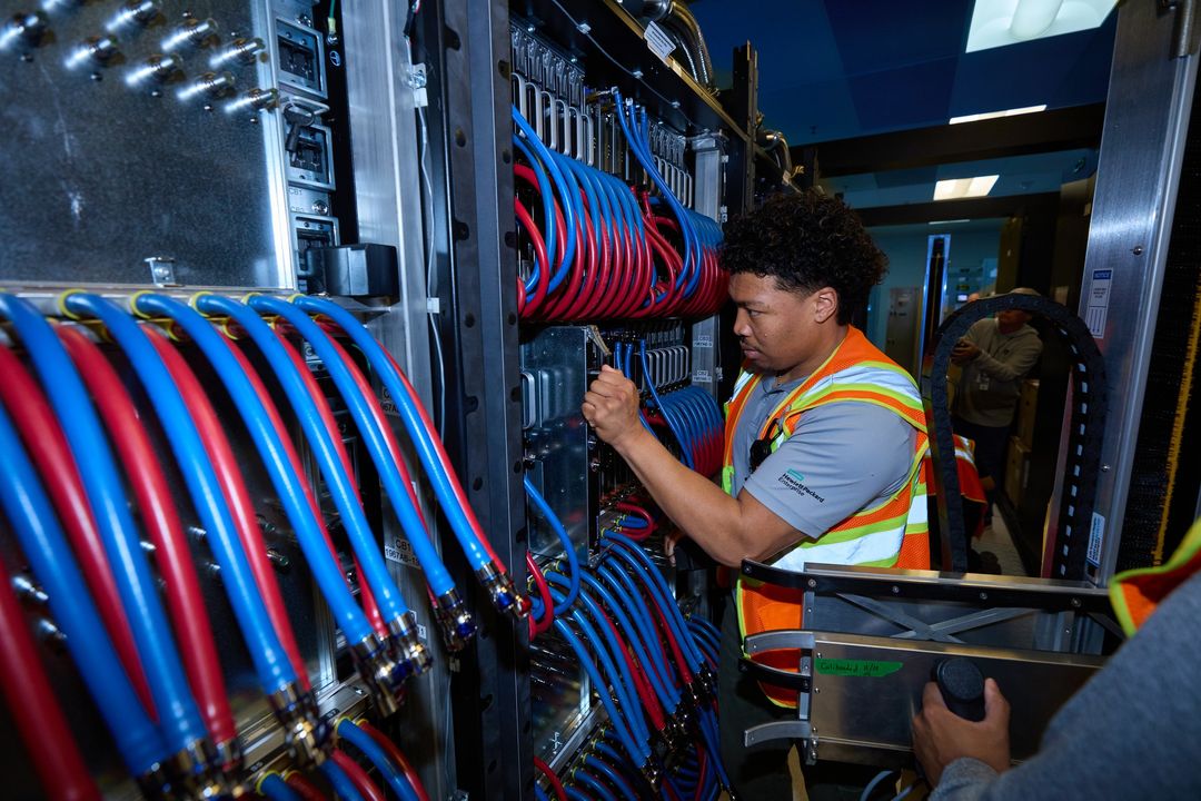 Livermore_Lab's tweet image. Building El Capitan: With the eyes of the #HPC community on #ISC24 earlier this week, installation of the compute nodes for @NNSANews&apos; first exascale supercomputer El Capitan continued with the &amp;gt;2 ExaFLOP system on track for deployment this fall. @AMD @HPE livermorelab.info/44K6M34