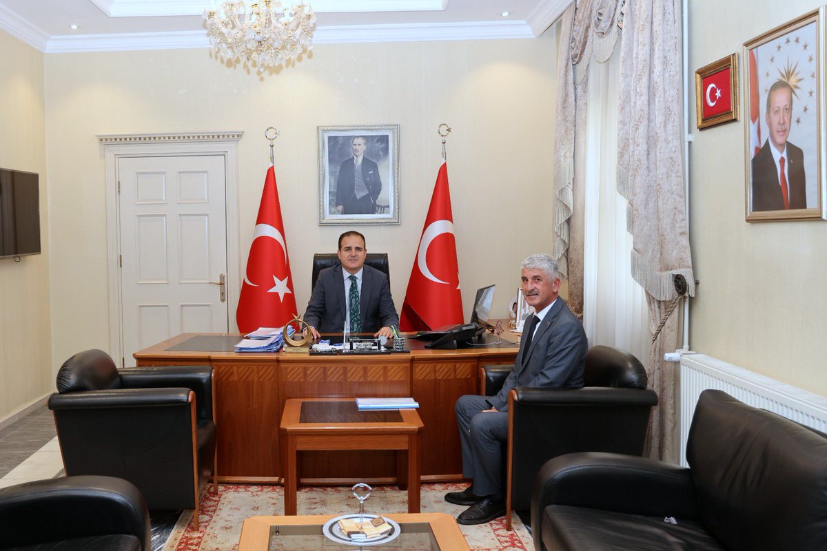 Köyceğiz Belediye Başkanı Ali Erdoğan Valimiz Sayın Dr. İdris Akbıyık'ı ziyaret etti.

Köyceğiz ilçemizde devam eden kamu yatırımları ve projeler istişare edildi.

@idrisakbiyik