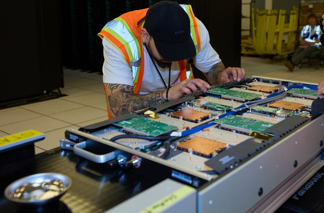 Livermore_Lab's tweet image. Building El Capitan: With the eyes of the #HPC community on #ISC24 earlier this week, installation of the compute nodes for @NNSANews&apos; first exascale supercomputer El Capitan continued with the &amp;gt;2 ExaFLOP system on track for deployment this fall. @AMD @HPE livermorelab.info/44K6M34