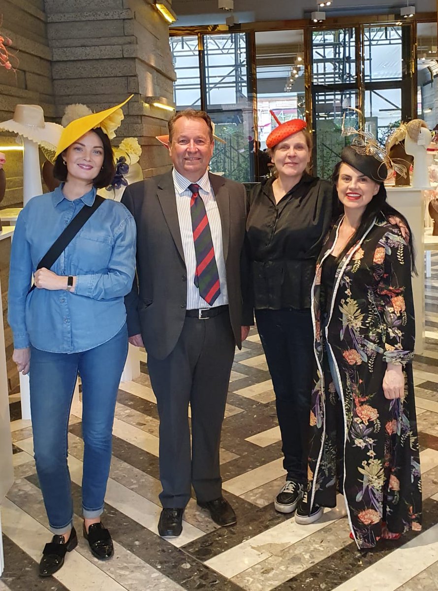 The Master Feltmaker was this afternoon delighted to support 'Chapeau', a pop up milliners shop in Mount Street, W1. Pictured here with Liveryman @edwinaibbotson and fellow milliners. Do pop along to the pop up if you can #millinery #hats #RoyalAscot #SummerSeason