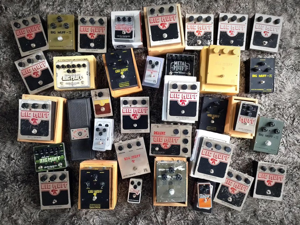 Massive Muff collection from @iv_xiii_fx. How many are in your collection?

#ehx #guitarpedals #guitargear #guitareffects #electroharmonix #bigmuff