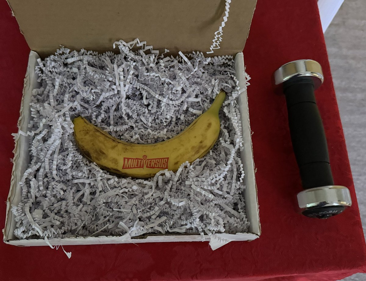 I left the banana alone for one second to grab my phone and it started lifting weights???? #Multiversus
