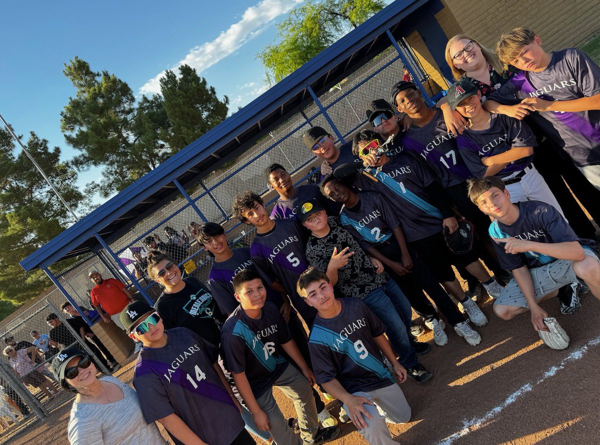Congrats to the Glendale American Boys AND Girls Softball teams for clinching the @GESD40 District Softball Championships. Fantastic efforts from Horizon Girls and Don Mensendick Boys teams. We're incredibly proud of all our athletes and coaches this season. @SegottaJones