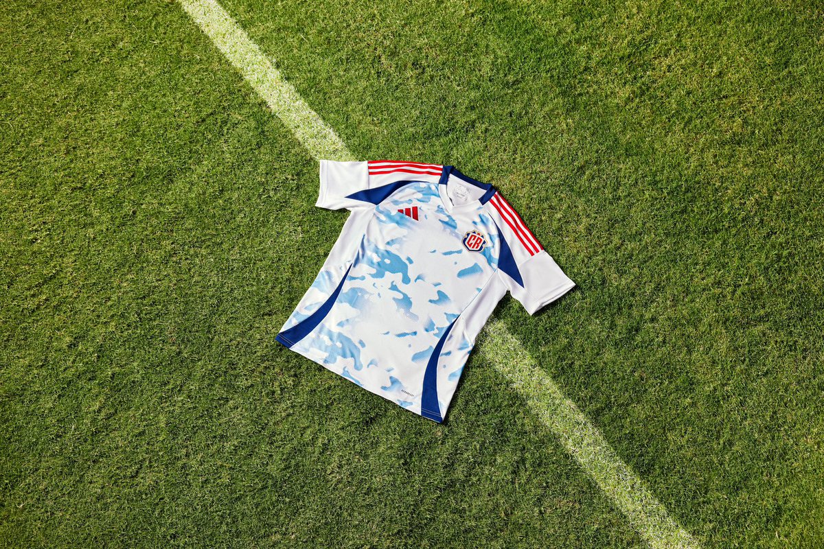 Las nuevas camisetas de la Selección Nacional 😍

De los mejores uniformes en los últimos años 🇨🇷 

DISTINTO