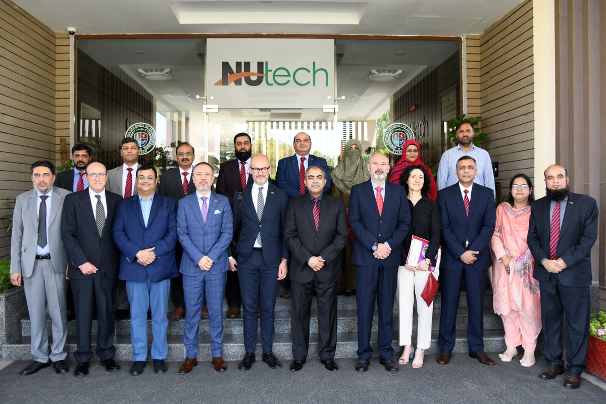 Bridging the gap between ICT engineering and environmental sciences in 🇵🇰. Our Deputy Head of Mission @phogross opened the @EUErasmusPlus ACTIVE Consortium Summit at @NUTECHPal this week. Fruitful discussions with 7 🇪🇺-🇵🇰 partners. #StrongerTogether