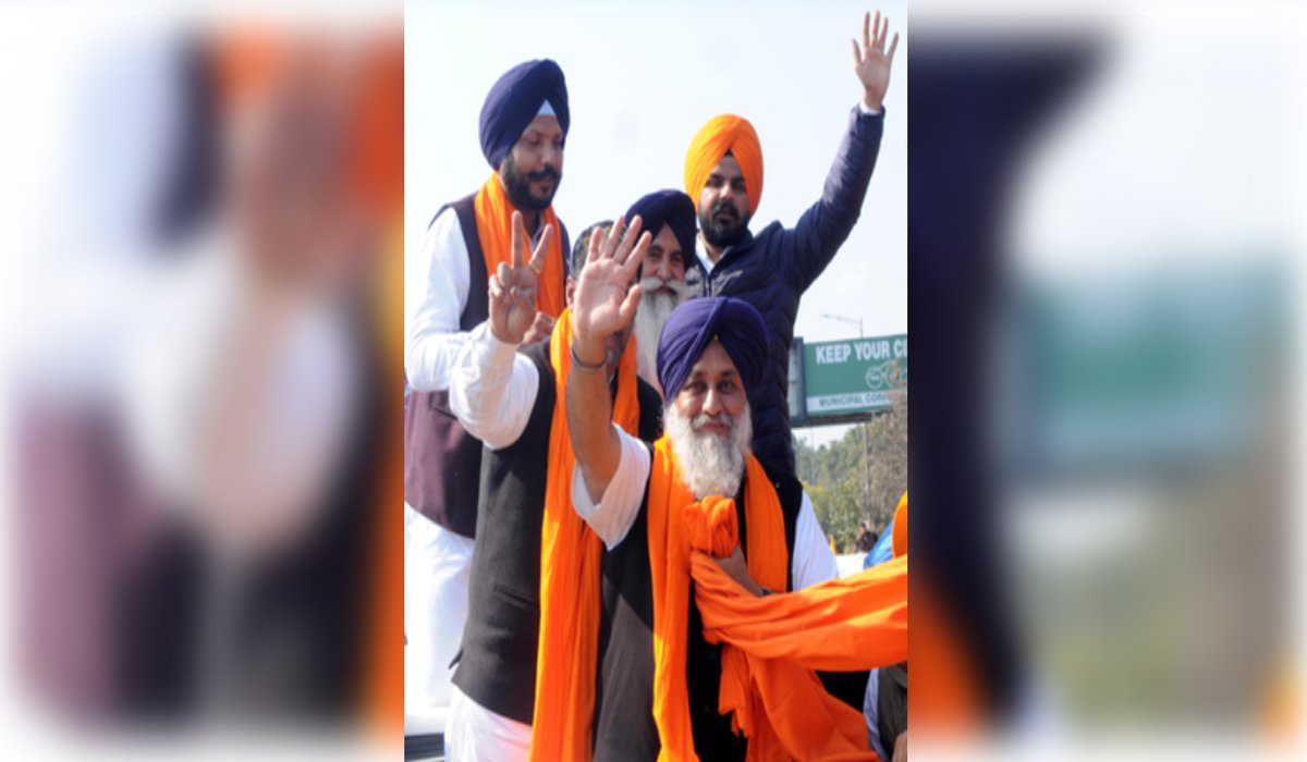 CM Mann allowed use of tear gas on Punjabi Farmers: Sukhbir Singh Badal thesaveratimes.com/national/cm-ma…  
#cmmann #sukhbirbadal #punjabfarmers #dainiksavera