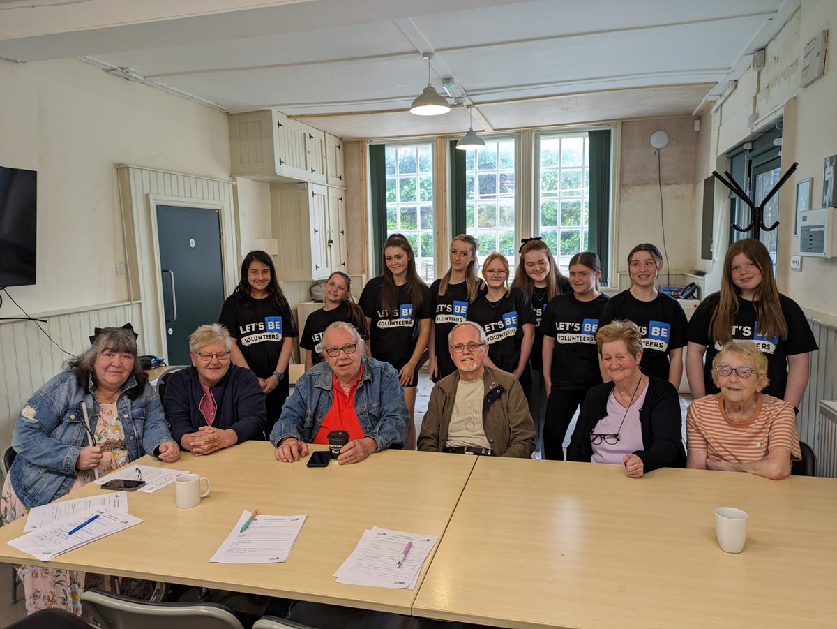 LetsBe_F's tweet photo. Wow!! what an epic return to our multi-award winning intergenerational arts initiative; Let's Be  'Creatively Connected'. Let's Be volunteers connected with elderly residents - using art and creativity as vehicle to foster a better understanding between the two generations. https://t.co/TSLuFEW0yS