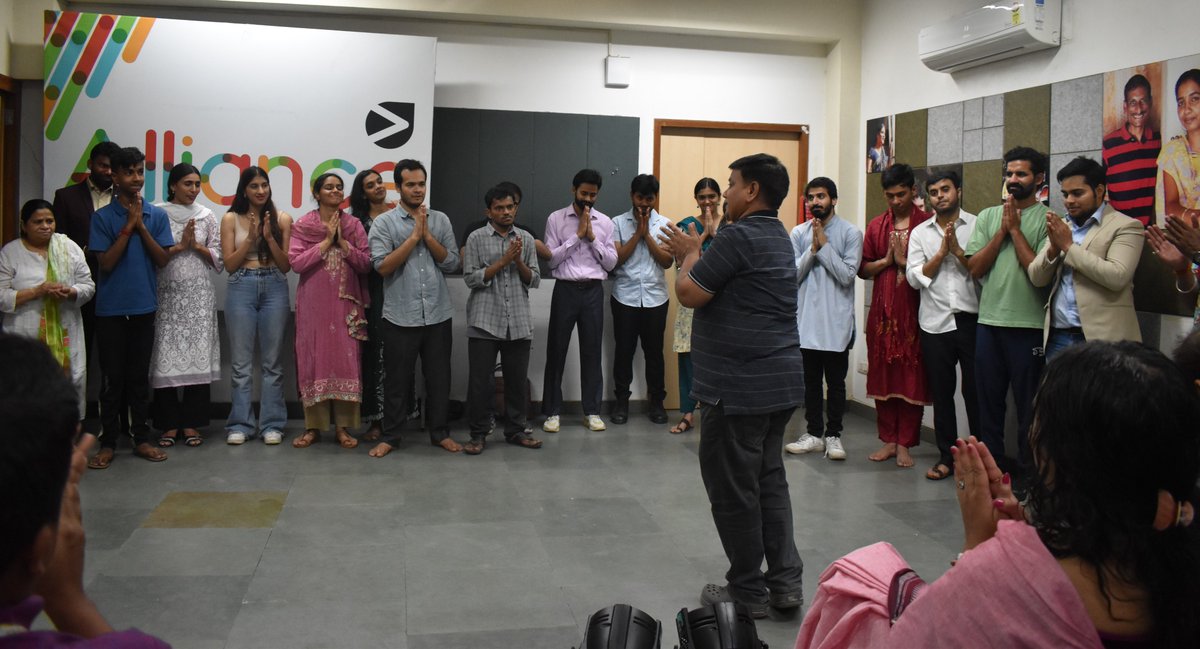 On this International Day Against Homophobia, Biphobia, and Transphobia, Alliance India organised an impactful event for our staff where @sukhmanch presented a powerful performance. The event sparked meaningful discussions on sexuality and gender. #NoOneLeftBehind