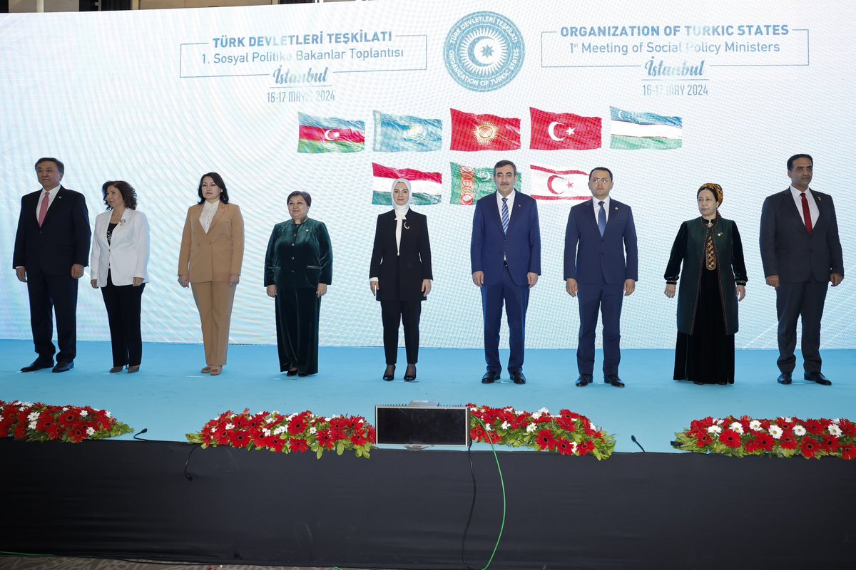 Ülkemizin ev sahipliğinde, üye ve gözlemci ülkelerin katılımı ile Türk Devletleri Teşkilatı 1'nci Sosyal Politika Bakanlar Toplantısı'nı, 'Küreselleşen Dünyanın Riskleri Karşısında #AilemizGeleceğimiz' temasıyla İstanbul'da gerçekleştirdik.

Medeniyetimizde 'huzur, sevgi ve