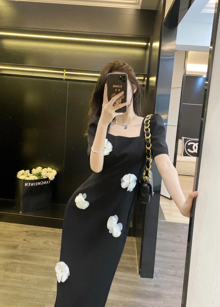 Feeling fab in this mirror selfie moment 💁‍♀️✨ Embracing self-love and confidence one pose at a time.