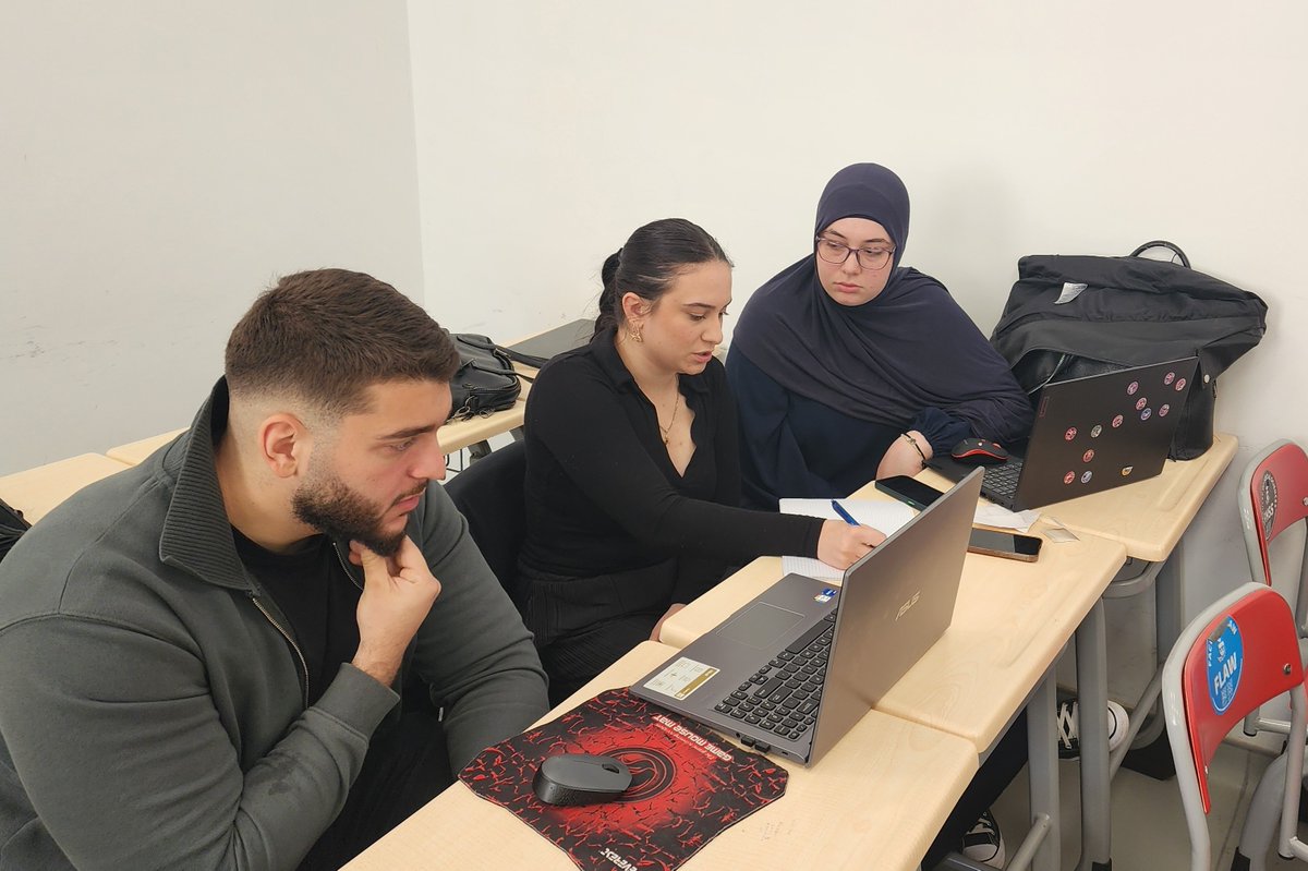 ibuskopje's tweet photo. The Communication Department, Faculty of Humanities and Social Sciences (FHSS), organized a workshop titled "Integrated Marketing Communications Strategy”.

For more info: https://t.co/MKLWvSJHAp https://t.co/feXMMZztqI