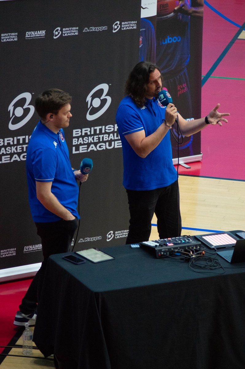brandvoxuk's tweet photo. A great evening on Tuesday at SGS for the @BristolFlyers live podcast to celebrate the end of the season - 32 Flyers Pod episodes this season, lots of fun as ever 🏀🎙️ https://t.co/DlzAXZHZmr