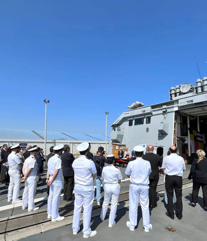 Many thanks Minister @marilena_raouna for your presence at the reception aboard French frigate Surcouf calling in #Larnaca. A good way to close 🇫🇷@IHEDN, 🇨🇾CSDA & 🇪🇺ESDC #MaritimeSecurity seminar and to highlight the strength of our #strategic cooperation with #Cyprus @Cecmed_Off