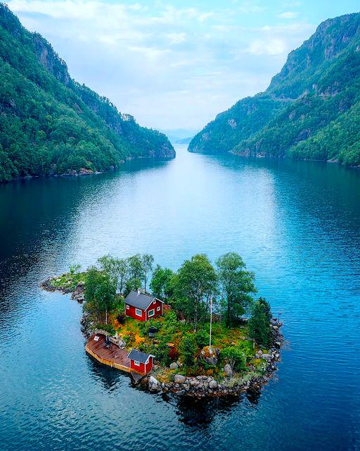 Lovrafjorden, Norway - a small island escape