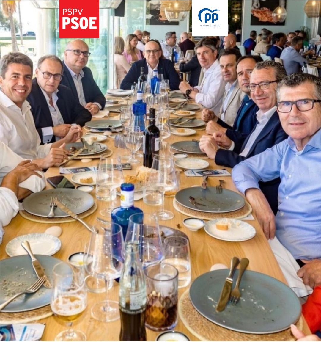 En Villajoyosa sucede igual: PP y PSOE fingen enfrentarse para después repartirse sueldos y todos los asesores, desproveyendo a la oposición de medios. Aquí, el alcalde Marcos Zaragoza y la cúpula del PP alicantino de mariscada con el el ex alcalde socialista, Andreu Verdú 👇