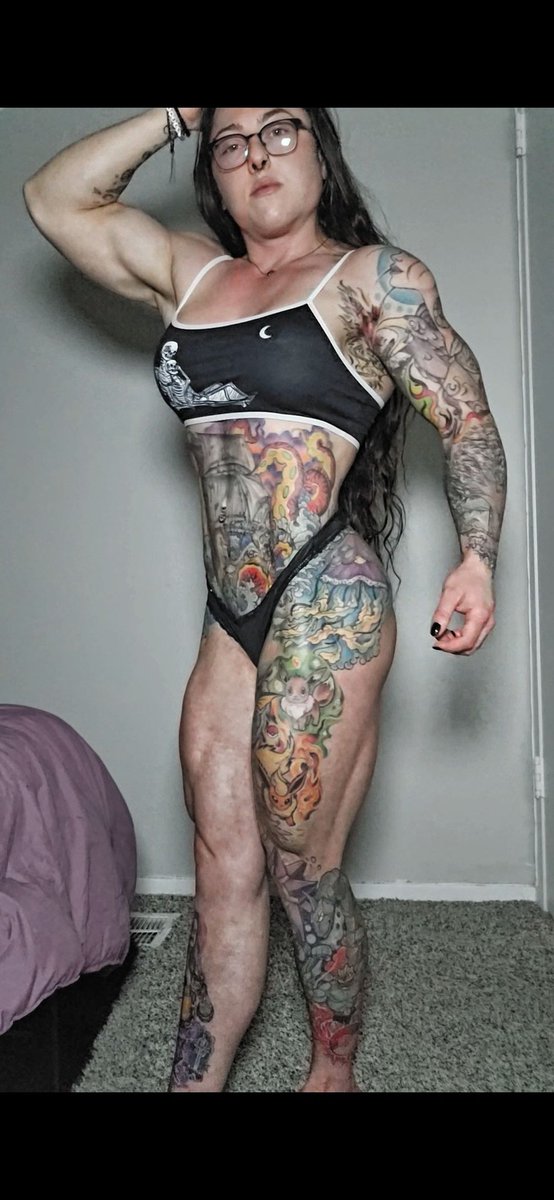 ElizasaurusX's tweet photo. Late nights and early mornings! Seeing gains and feeling awesome! Go support @KCM_BASE if you aren't afraid to stand up for what's right. Also, go support my journey to the pro stage 💪🏻💪🏻 #crypto #cryptocurrency #base #basecoin #coinbase #kcm #saveourchildren #bodybuilding #fit https://t.co/AEjh57vWcI