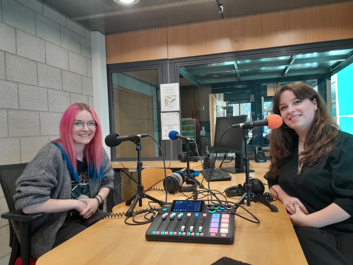 Thank you @SusannahDickey &amp; <a href="/sachaclare27/">Sacha White</a> for letting your translators, Sui Lung &amp; Nina Günter, interview you at <a href="/horads/">HORADS 88.6</a>, <a href="/hdm_stgt/">Hochschule der Medien (HdM)</a> as part of the @poetryjukebox outreach project of bringing Irish poets to Stuttgart. Thanks to Lion Oeding for welcoming at your recording studio!