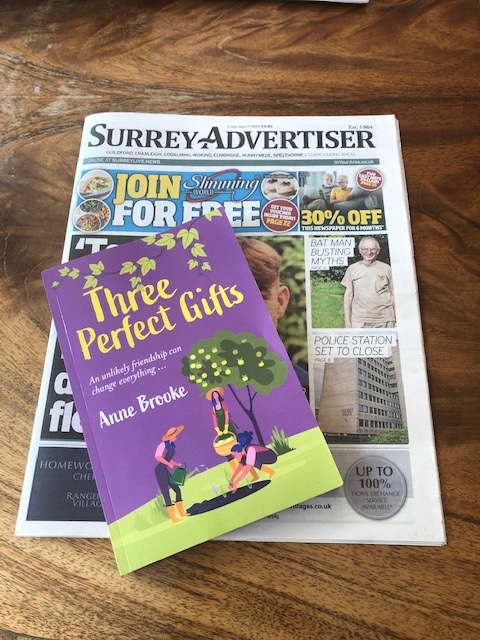 This morning Three Perfect Gifts walked into Elstead, had a quick rest on the always stunning village green, & finally caught up with local news in the Surrey Advertiser! Buy the Kindle ebook: mybook.to/3PerfectGifts Buy the Paperback: mybook.to/3PerfectGiftsPB #wheresmybook