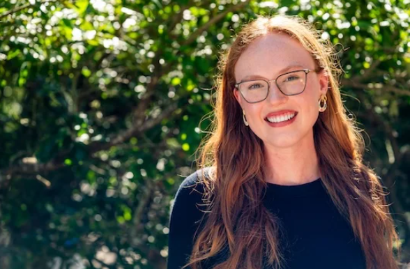 Recent @RiceUniversity graduate Trinity Eimer received a Watson Fellowship and will be traveling internationally to examine how different societies approach grief within their unique contexts. Best wishes , Trinity! This is important work. bit.ly/3UhiAoD