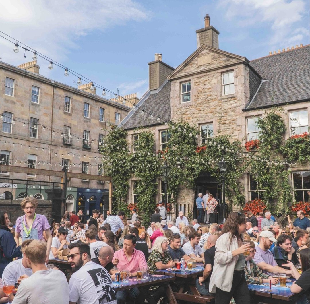 Perfect weather to enjoy Edinburgh's beer gardens. 🍻

📍The Pear Tree 

#ForeverEdinburgh #EdinPhoto