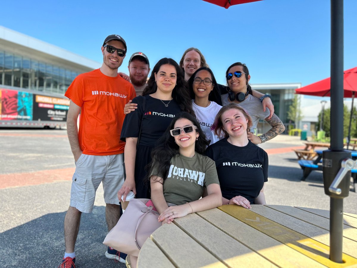 The friendships you make during your time at Mohawk may last your entire life! They could open doors to new careers or support you during challenging times. Read our blog to learn about making friends at Mohawk: buff.ly/3JDZwMp #FutureReadyFriday