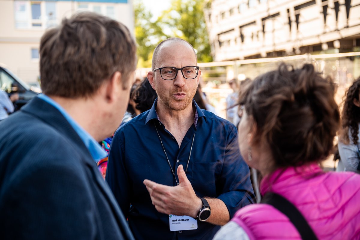 🤝 We are grateful for being part of the Second General Assembly for the MOBILITIES FOR EU project, gathering in #Dresden to work on our common goals. We joined VW Group Innovation in defining the upcoming pilot phase and reviewing past progress.

📸 LHD / Thomas Schlorke