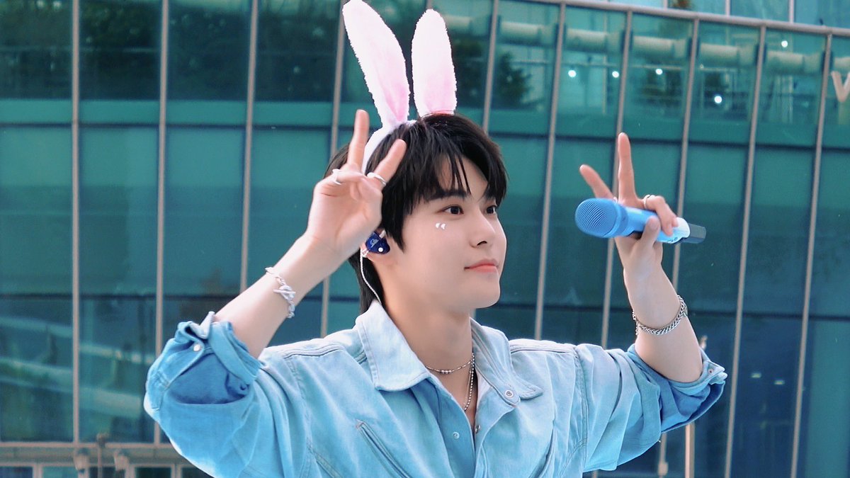 DOYOUNG ‘YOUTH’ Band Performance Practice & Special Live & 2024 LOVESOME Behind the Scenes youtu.be/esQGAQ2iXt8 #DOYOUNG #도영 #청춘의포말 #DOYOUNG_청춘의포말 #DOYOUNG_청춘의포말_YOUTH #NCT #NCT127 #Behind