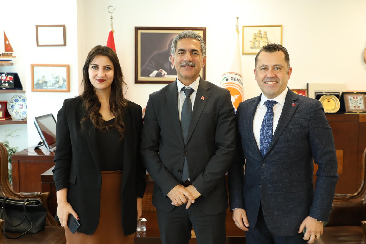 Gemlik Belediye Başkanı Şükrü Deviren’i makamında ziyaret ederek, belediye ve sosyal tesislerinde BURSASU kullanımı ile ilgili görüşme gerçekleştirdik.
#bursasu #bursajeotermalaş #bursabüyükşehirbelediyesi