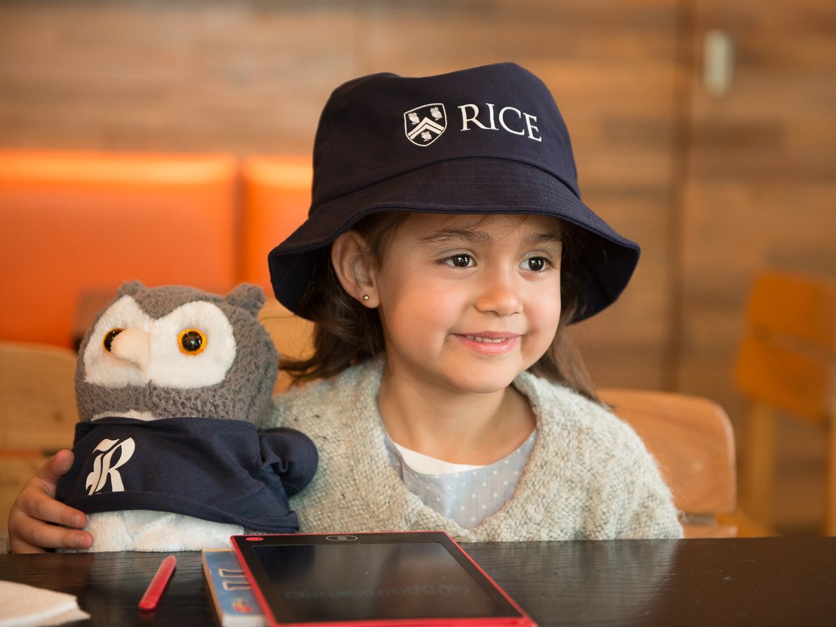 On Fridays, we wear Rice gear! Happy #RiceBlueFriday 💙 📸: David Hinojosa ‘86