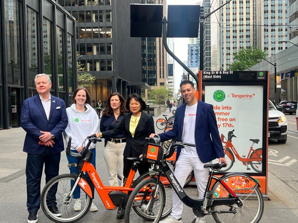 .@BikeShareTO has a new app. To celebrate, they're offering 90 minutes free today if users use the new app. I rode an e-bike for the first time this morning and arrived at the announcement too early! Great way to get around. Download here: bikesharetoronto.com/mobile/