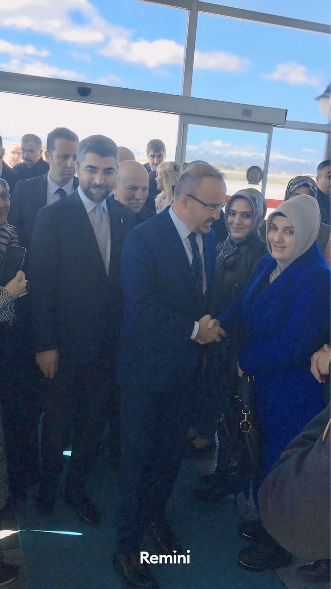 Ak Parti Palandöken Kadın Kolları 🇹🇷 (@akplndknkdn) on Twitter photo İlçe Kadın Kolları Bşk Sn <a href="/TokceSaniye/">Saniye Tokçe</a> yönetim kurulu Üyeleri İmza Günü İçin şehrimize gelen İçişleri Bakan Yardımcımız Sn <a href="/turanbulent/">Bülent TURAN</a> Bey’i Erzurum Havalimanı'nda karşıladılar.
<a href="/RTErdogan/">Recep Tayyip Erdoğan</a>
<a href="/Akparti/">AK Parti</a>
<a href="/aysekesir/">Ayşe Keşir 🇹🇷🇹🇷🇹🇷</a>
<a href="/avibrahimK/">İbrahim KÜÇÜKOĞLU</a>
<a href="/avbeyzasaltuklu/">Av.Beyza Saltuklu Özdemir</a>
<a href="/HaktanOmeroglu/">Haktan Ömeroğlu</a>
<a href="/Fatihzkorucukl1/">Fatih ÖZKORUCUKLU 🟢🇹🇷</a> İlçe Kadın Kolları Bşk Sn <a href="/TokceSaniye/">Saniye Tokçe</a> yönetim kurulu Üyeleri İmza Günü İçin şehrimize gelen İçişleri Bakan Yardımcımız Sn <a href="/turanbulent/">Bülent TURAN</a> Bey’i Erzurum Havalimanı'nda karşıladılar.
<a href="/RTErdogan/">Recep Tayyip Erdoğan</a>
<a href="/Akparti/">AK Parti</a>
<a href="/aysekesir/">Ayşe Keşir 🇹🇷🇹🇷🇹🇷</a>
<a href="/avibrahimK/">İbrahim KÜÇÜKOĞLU</a>
<a href="/avbeyzasaltuklu/">Av.Beyza Saltuklu Özdemir</a>
<a href="/HaktanOmeroglu/">Haktan Ömeroğlu</a>
<a href="/Fatihzkorucukl1/">Fatih ÖZKORUCUKLU 🟢🇹🇷</a>