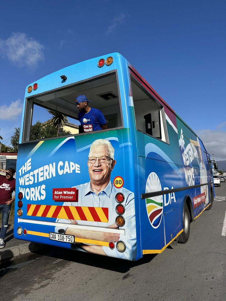 Vanochtend zijn we met de Democratic Alliance (DA) op pad geweest in Parkwoord en hebben we gesproken met de burgemeester van Kaapstad #BKB24