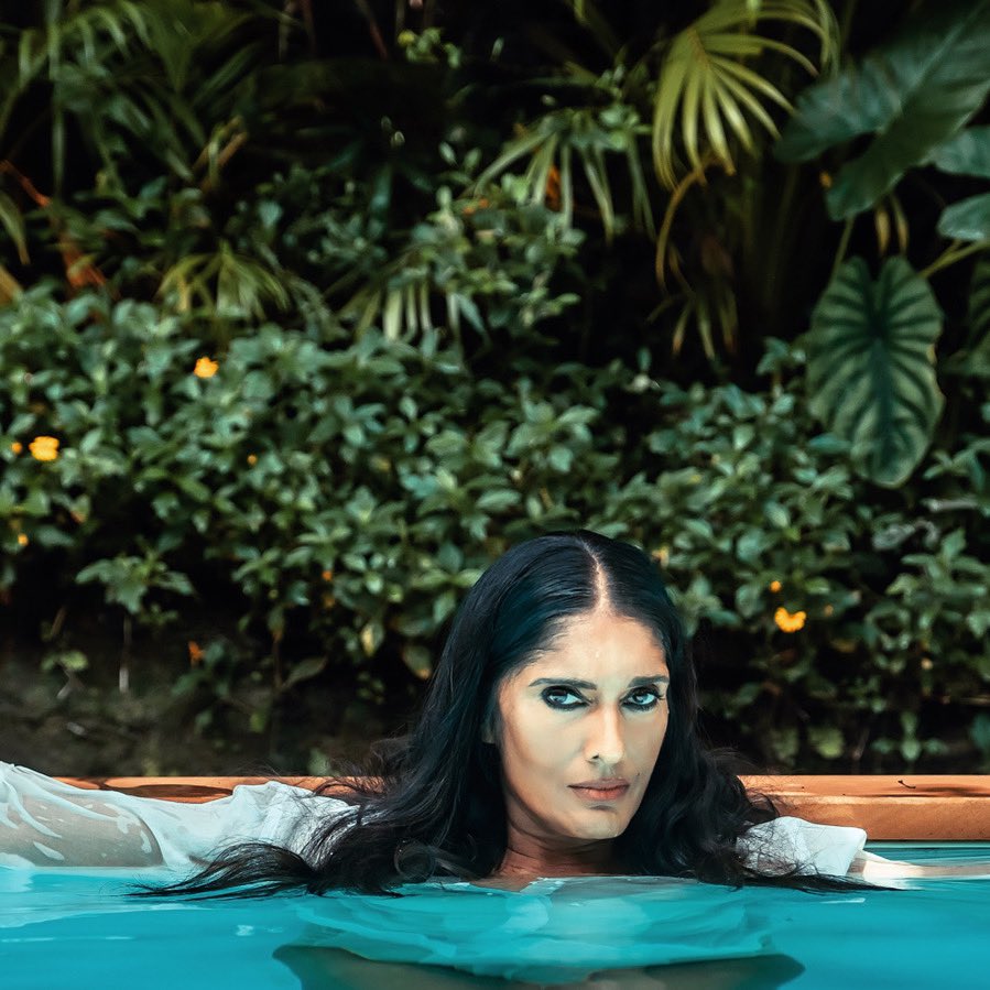 anusualauthor's tweet photo. Beat the heat 💋 btw water is one of the elements you are made of
#anuaggarwal #hottestsummer https://t.co/qns4o97Ndo