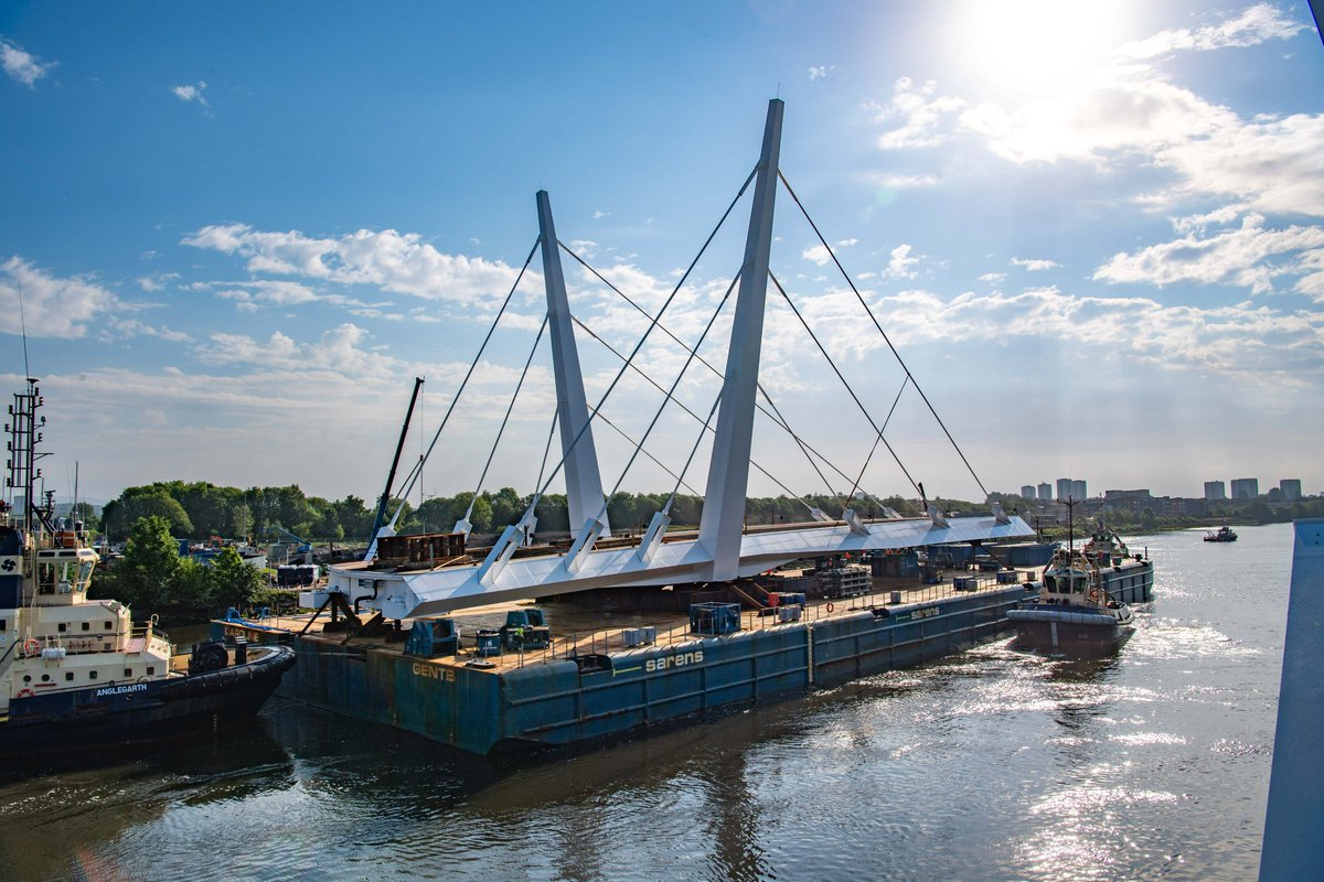 The final section of the Renfrew Bridge arrived today to be installed at Dock Street in Clydebank.

The first opening road bridge across the Clyde is due to open in Autumn 2024.

renfrewshire.gov.uk/article/13971/…

@WDCouncil @scotgoveconomy @UKGovScotland @GRAHAMGroupUK @GlasgowCityRgn
