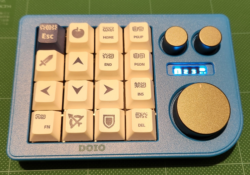DOIO（ドイオ？ ドゥーアイオー？）のKB16プログラマブルキーボード