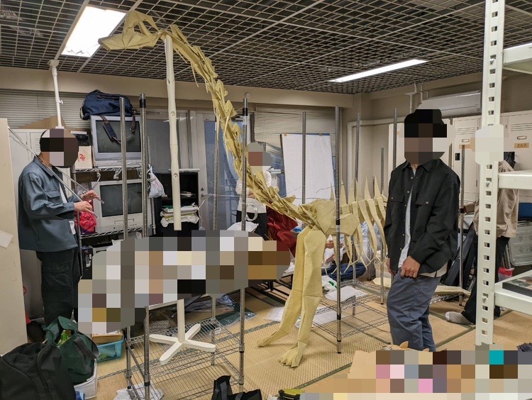 超大迫力！Orist史上最大！！
ブラキオサウルス全身骨格
創作:川畑文昭
製作:Orist一同(新入生中心)
サイズ:約2m×3m
五月祭二日間のみの展示となります

#折紙
#2024五月祭
#しずく融け合う水模様