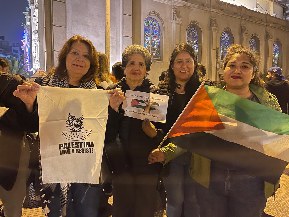 Feministas se congregaron con decenas de ciudadanos/as en plantón conmemorativo por los 76 años del día de la Nakba en apoyo de la causa palestina, exigiendo justicia y un alto al genocidio sobre el pueblo Palestina vive y resiste! 🇵🇸