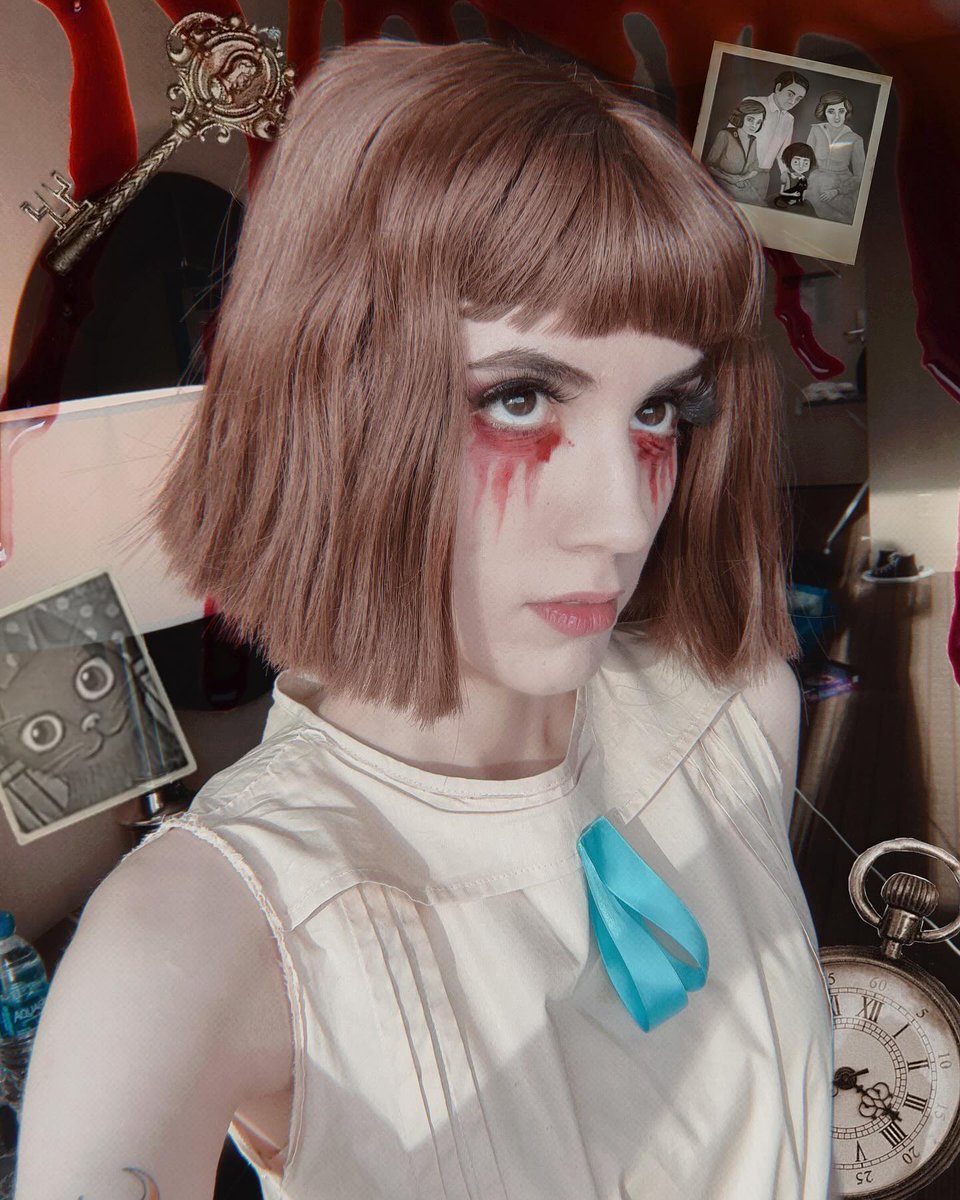 The house of madness invites you inside! 💊💀
Beautiful cosplay of Fran Bow by @ shroomsprite , Instagram 🖤

#KillmondayGames #FranBow #franbowgame #indiegame #horrorgame #adventuregame #pointandclick #darkgame #creepycute #fanfriday #cosplay #franbowcosplay