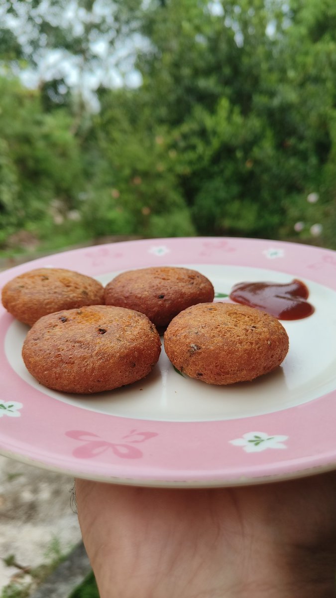 Crispy Crunchy Aloo Tikki ♥️♥️
#RajsKitchen #foodie