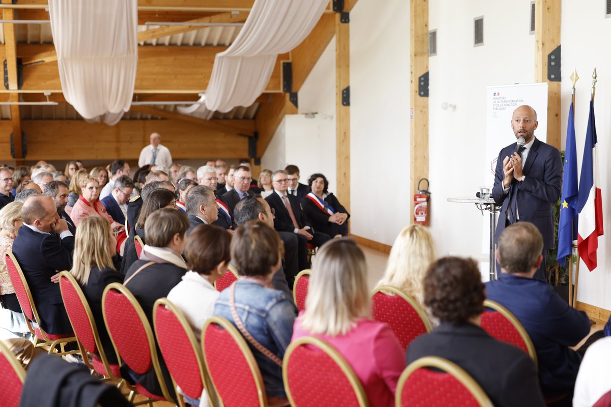 Merci aux 120 agents publics avec qui j’ai eu un échange franc et constructif à Cheverny, dans le Loir-et-Cher. La réforme de la fonction publique, nous la construisons ensemble. #LesRencontresDeLaFonctionPublique