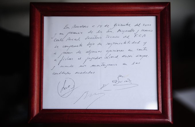 The napkin on which Leo Messi’s first professional contract with Barca was signed was SOLD this morning for $𝟗𝟔𝟒,𝟒𝟓𝟎.
