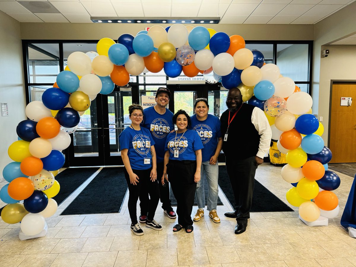 DrJWilson1906's tweet image. Huge shoutout to my incredible Student Services and Family Support team! Just like the X-Men, you bring your unique strengths and superpowers to make a real difference every day in ⁦@kckschools⁩ . We are missing Multilingual Education and Health Services in this pic!  #SSFS