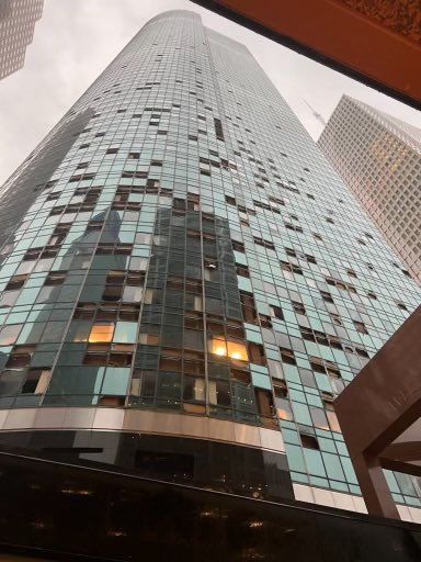 MTZLER's tweet image. Downtown houston tornado aftermath lots of broken windows #houstontornado