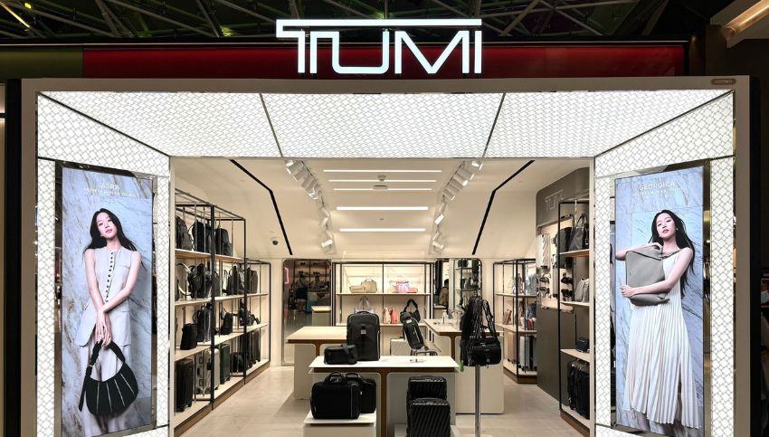 Tumi opens refreshed stores at Seoul’s Incheon and Bangkok Suvarnabhumi: Tumi’s new store at Bangkok Suvarnabhumi is part of a series of shop refits. Travel, lifestyle and accessories brand Tumi has opened a slew of new stores across Asia Pacific,… dlvr.it/T71ddy