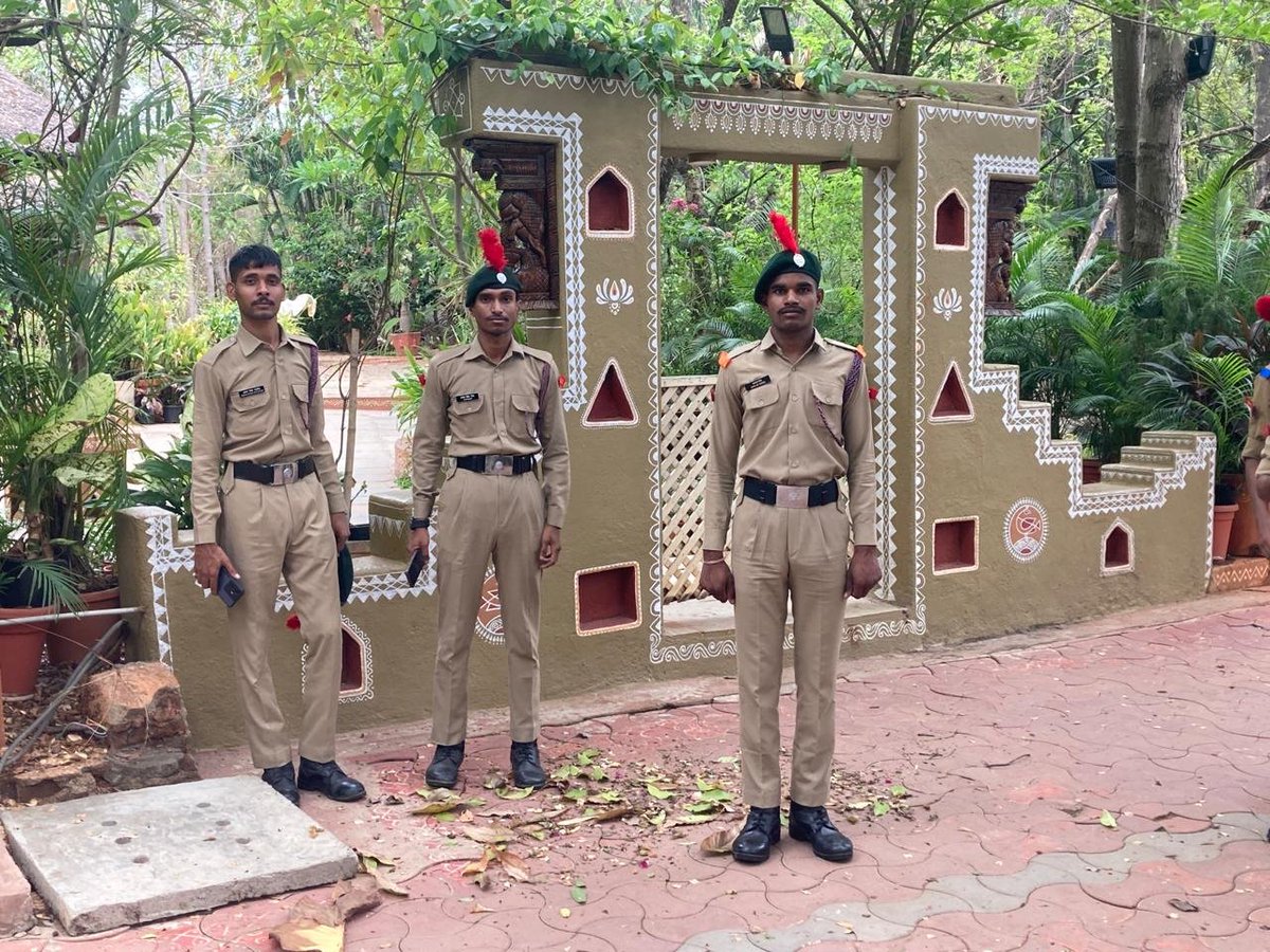 Cadets from the Rajasthan, AP & Telangana Directorates attending the Ek Bharat Shreshth Bharat Camp were taken on a visit to Shilparamam in Hyderabad - a unique crafts village showcasing retro crafts, arts, culture, and folklore - located at the heart of the metro hub.