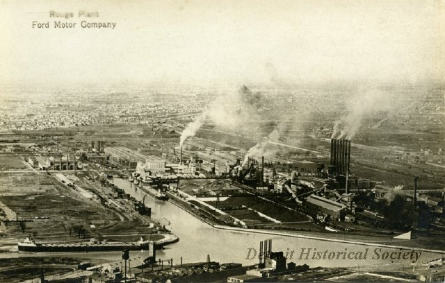 #OTD in 1920, the blast furnaces at the @Ford Rouge Plant were fired up for the first time. Iron from the furnaces was transported directly to the foundry, where it was used to make engine blocks, cylinder heads, intake and exhaust manifolds, and other parts for the Model T.