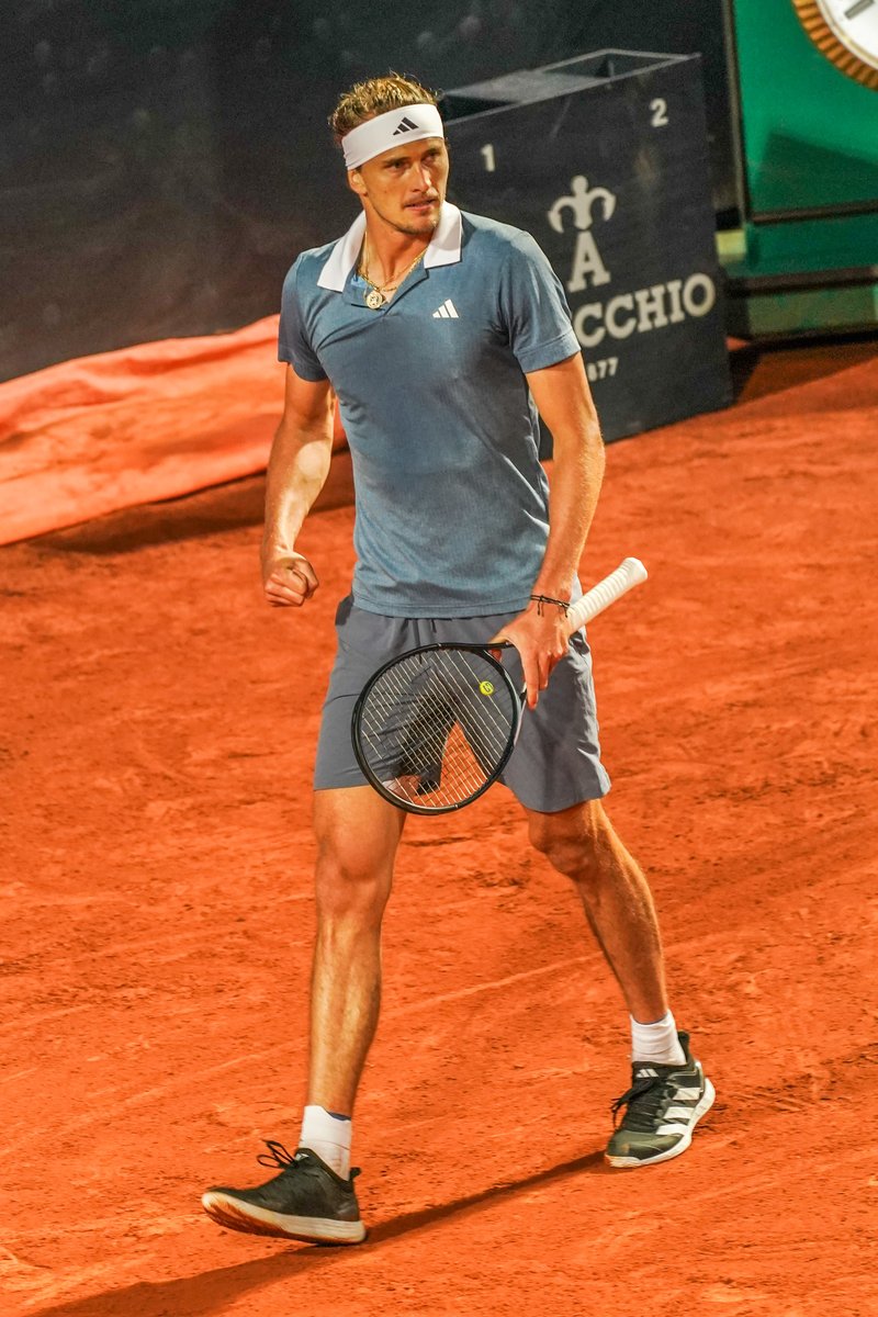 Aktif tenisçiler arasında Masters 1000'de en çok maç kazanan 4⃣. oyuncu: Sascha Zverev. 👊 Nadal ➡️ 99 Djokovic ➡️ 94 Murray ➡️ 51 Zverev ➡️ 28